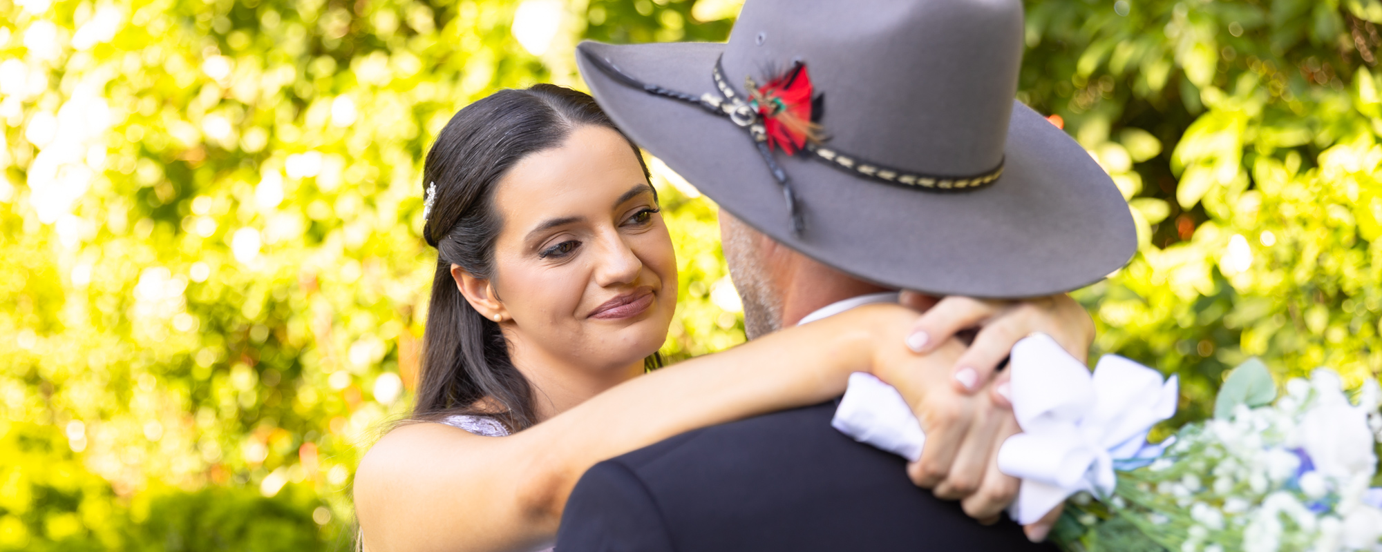 Beautiful Wedding couple at Darwin Botanical Gardens